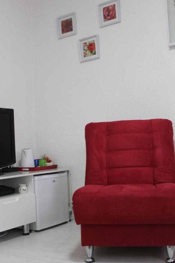 Red Apartment Sarajevo Exterior photo
