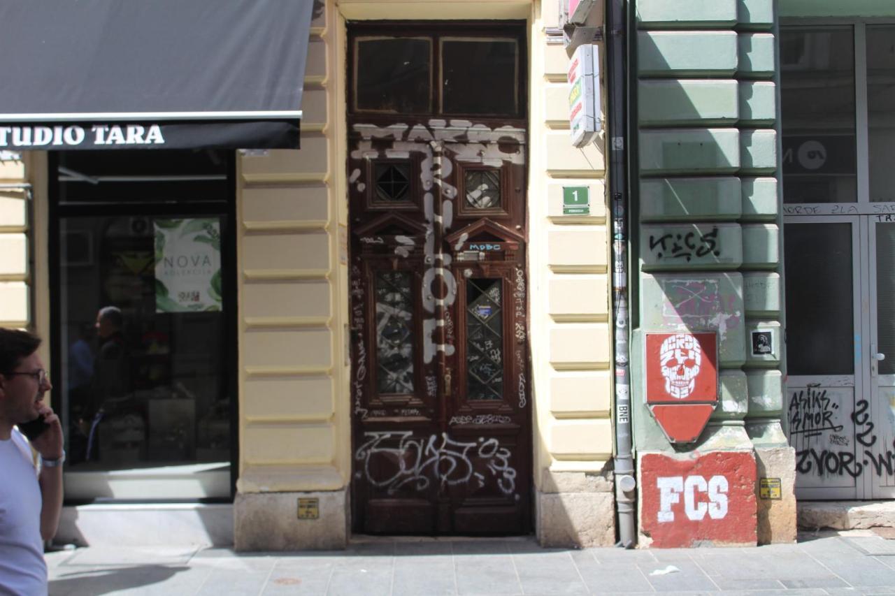 Red Apartment Sarajevo Exterior photo